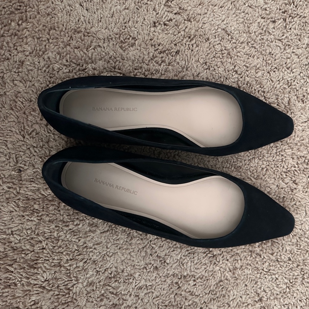 Banana republic black suede flat Sz10